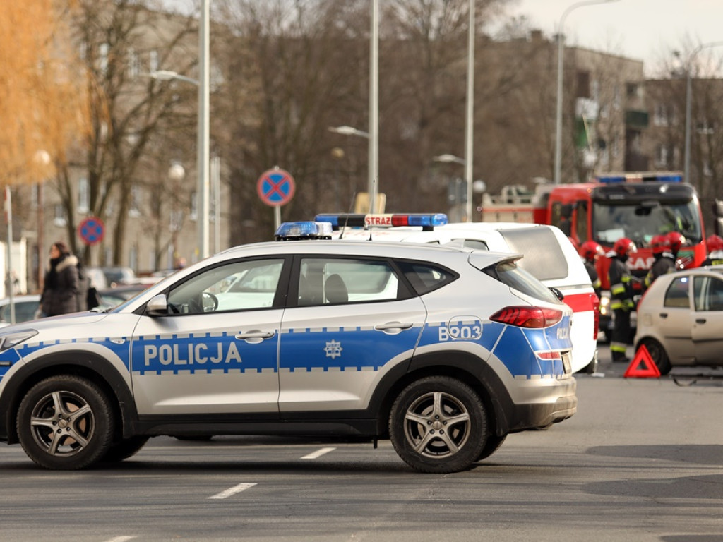 Wypadek na ul. Wita Stwosza. Pięć osób w szpitalu w tym małe dziecko