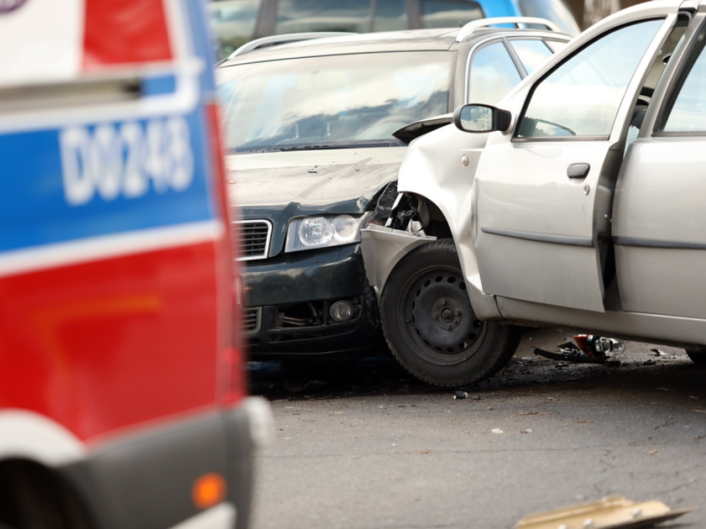 Wypadek na ul. Wita Stwosza. Pięć osób w szpitalu w tym małe dziecko