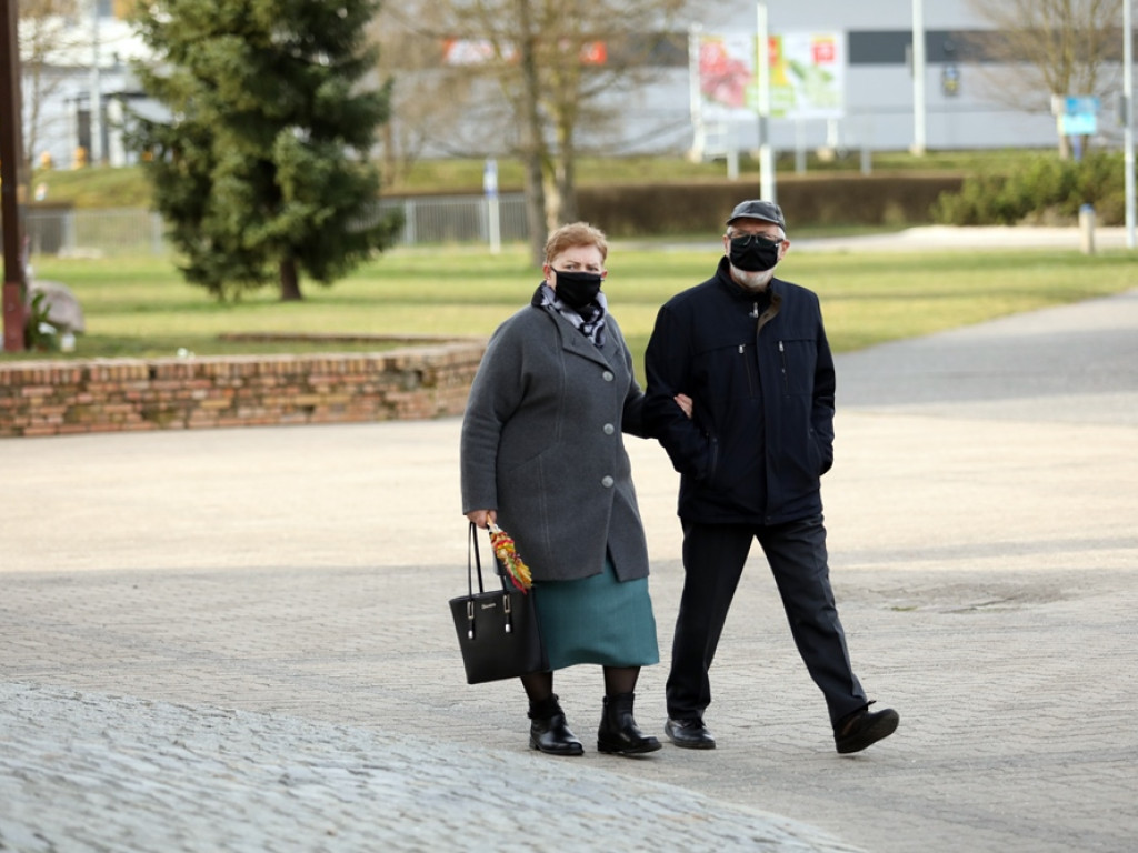 Limity wiernych w kościołach, ale nie wszędzie się ich liczy