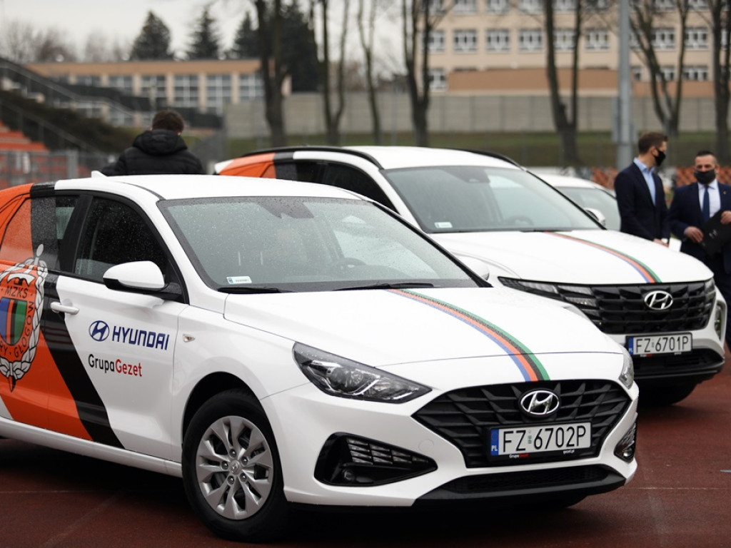 Takie bryki dla Chrobrego! Nowy sponsor w głogowskim klubie