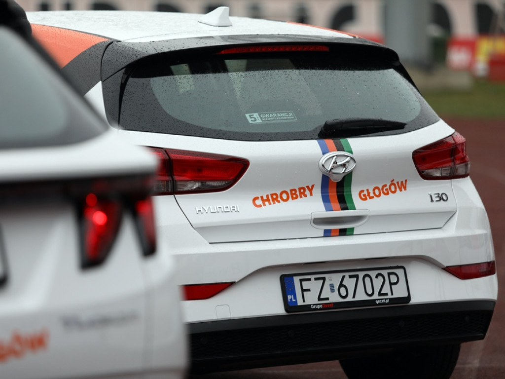 Takie bryki dla Chrobrego! Nowy sponsor w głogowskim klubie