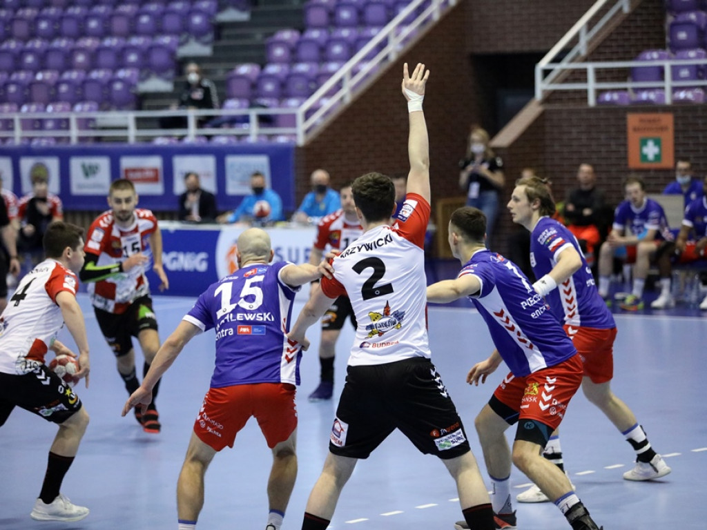 Wielka radość! Chrobry Głogów zrobił swoje i ograł Wybrzeże Gdańsk