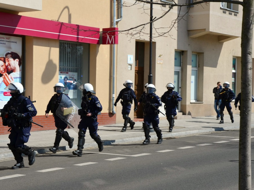 Policja użyła gazu łzawiącego. Strajkujący zostali osaczeni