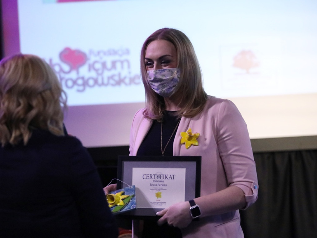 Wolontariusze nagrodzeni żonkilami, prezydent ze złotą łopatą