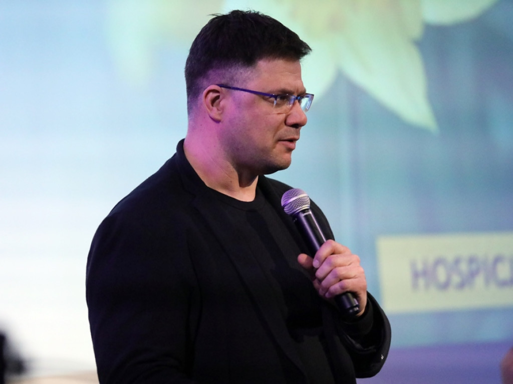 Wolontariusze nagrodzeni żonkilami, prezydent ze złotą łopatą