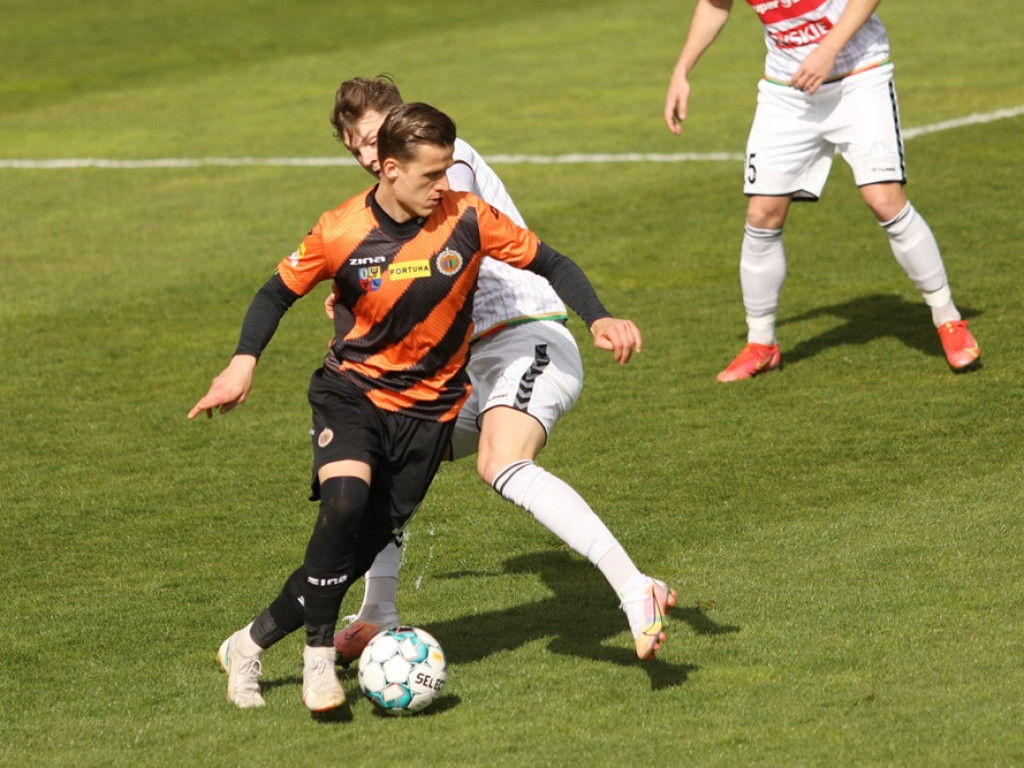 Trzy czerwone kartki! Chrobry skromnie pokonał GKS Tychy