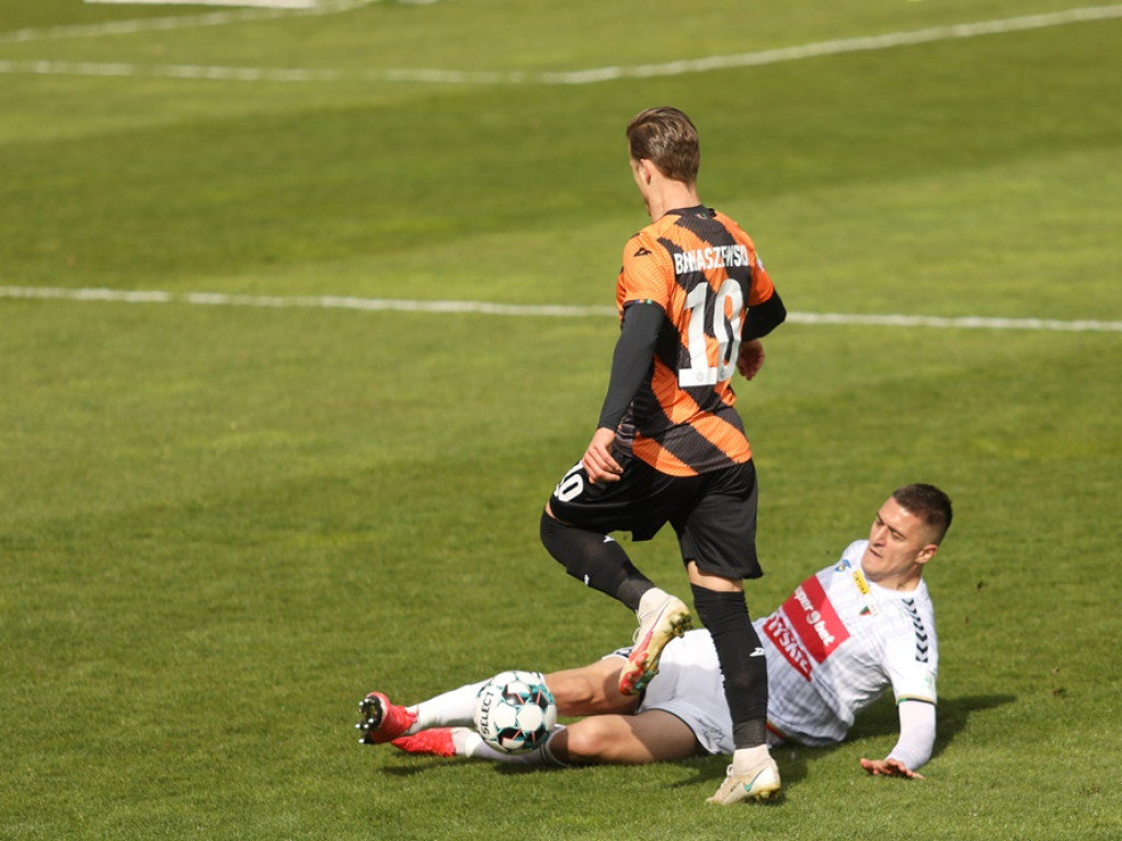 Trzy czerwone kartki! Chrobry skromnie pokonał GKS Tychy