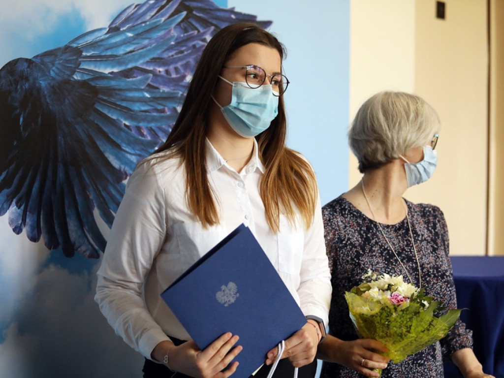 Świadectwa odebrane, czas na maturę! Najlepsi absolwenci zostali wyróżnieni
