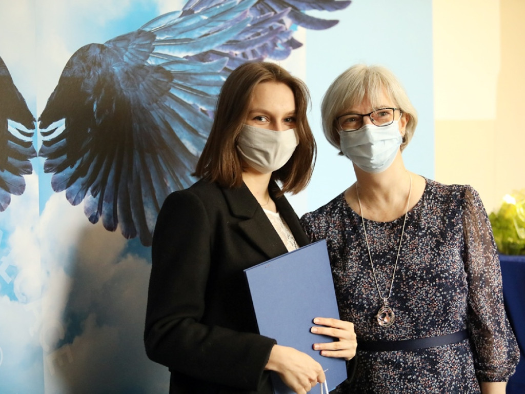 Świadectwa odebrane, czas na maturę! Najlepsi absolwenci zostali wyróżnieni