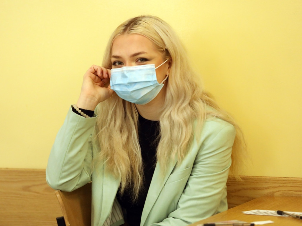 Do matury przygotowywali się w domach. Rozpoczął się pierwszy egzamin, ten z języka polskiego