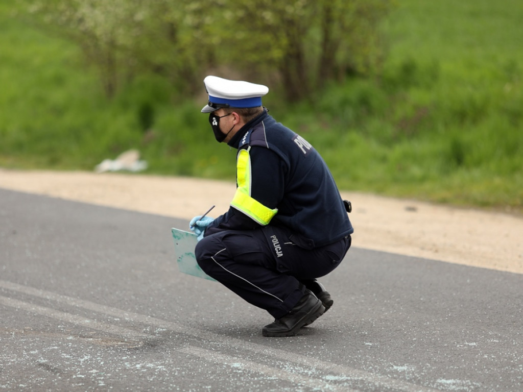Auta roztrzaskane, dwie osoby w szpitalu