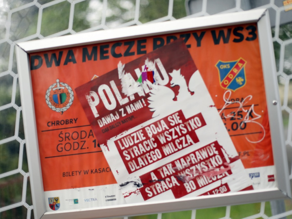 Kolejne miasto idzie wzorem Głogowa i stawia wiaty przystankowe w kształcie piłkarskiej bramki