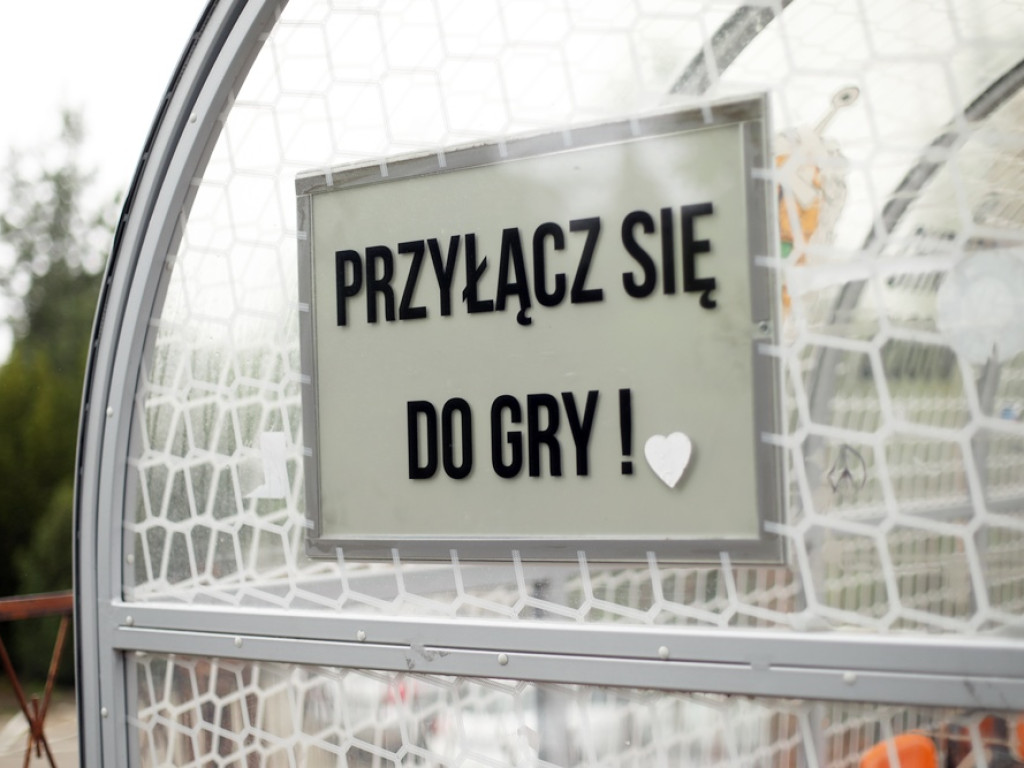 Kolejne miasto idzie wzorem Głogowa i stawia wiaty przystankowe w kształcie piłkarskiej bramki