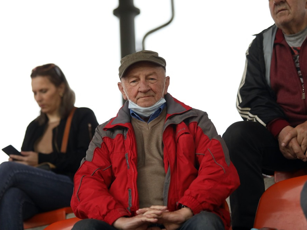 Kibice znów na trybunach! Chrobry walczy o punkty z Zagłębiem