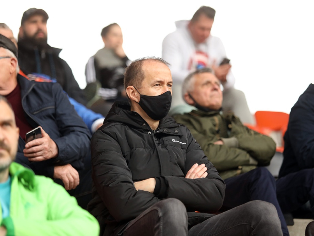 Kibice znów na trybunach! Chrobry walczy o punkty z Zagłębiem