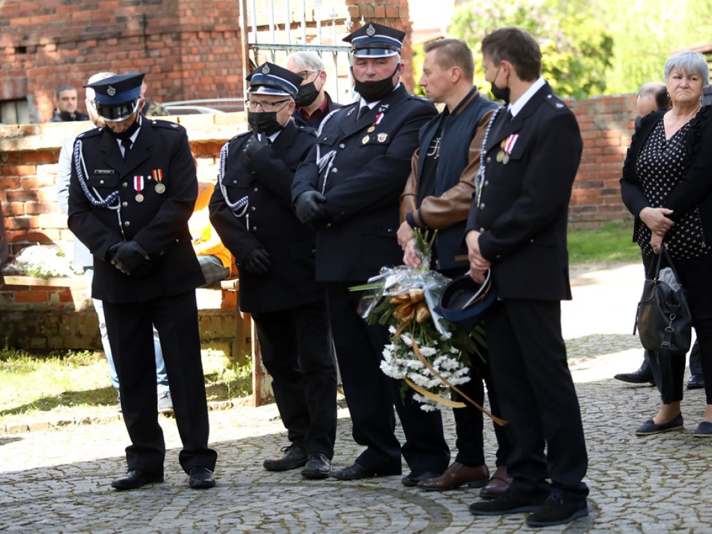 Tłumy żegnały Tadeusza Jańczaka z Grochowic. 