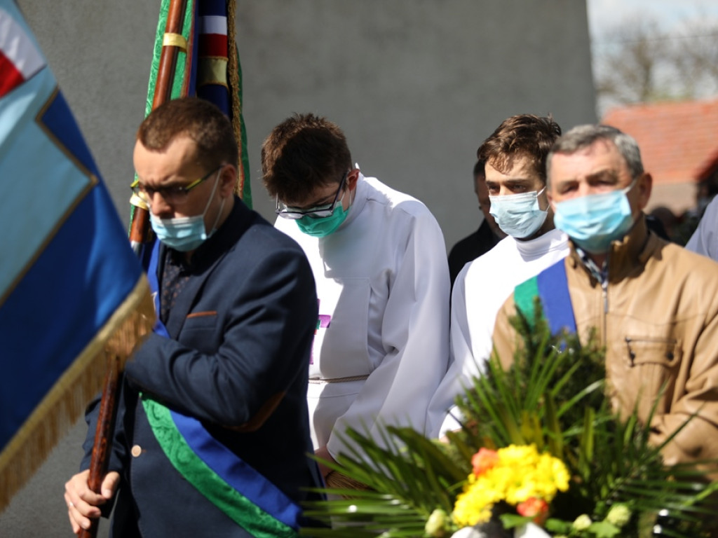 Tłumy żegnały Tadeusza Jańczaka z Grochowic. 