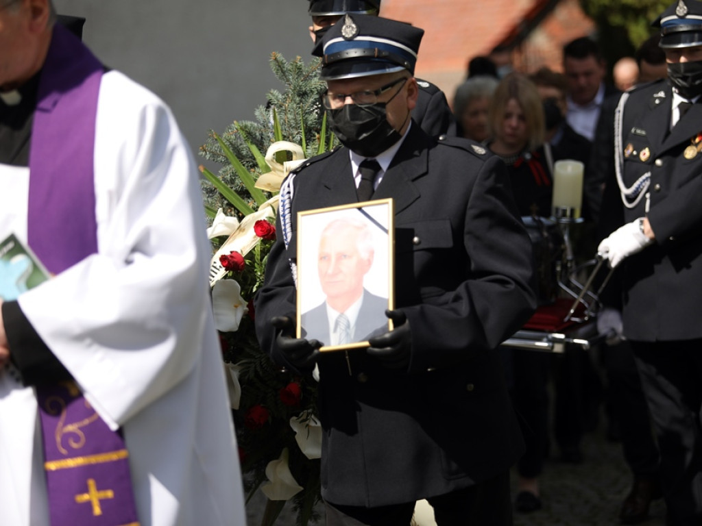 Tłumy żegnały Tadeusza Jańczaka z Grochowic. 