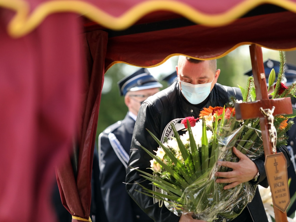 Tłumy żegnały Tadeusza Jańczaka z Grochowic. 