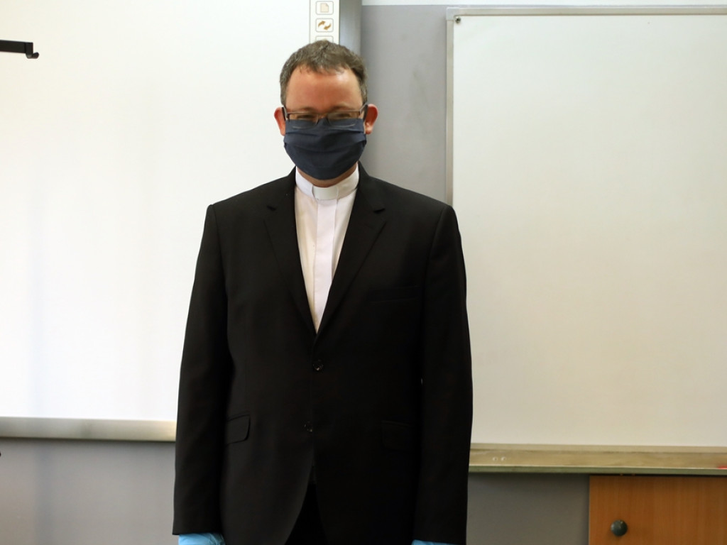 Ósmoklasiści piszą egzaminy. Najbardziej obawiają się matematyki