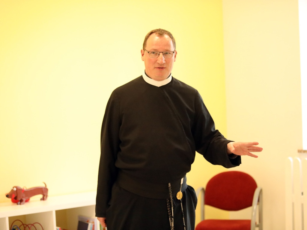 Dzieci będą modliły się przed posiłkiem i podczas mszy świętej w... przedszkolu