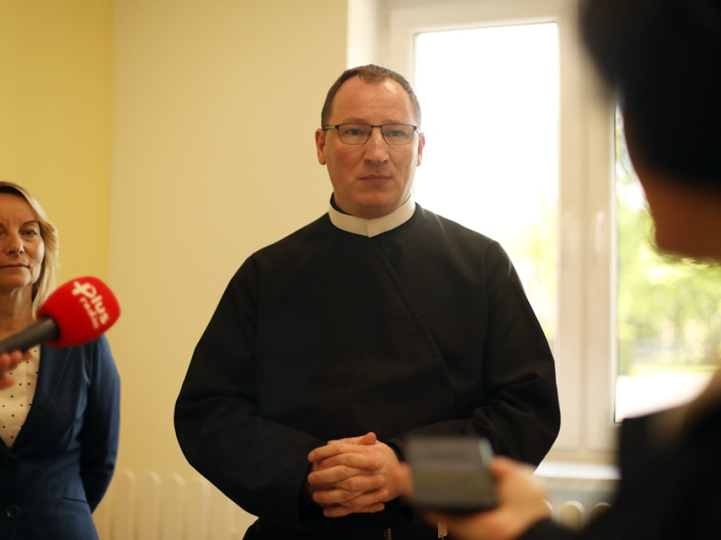Dzieci będą modliły się przed posiłkiem i podczas mszy świętej w... przedszkolu