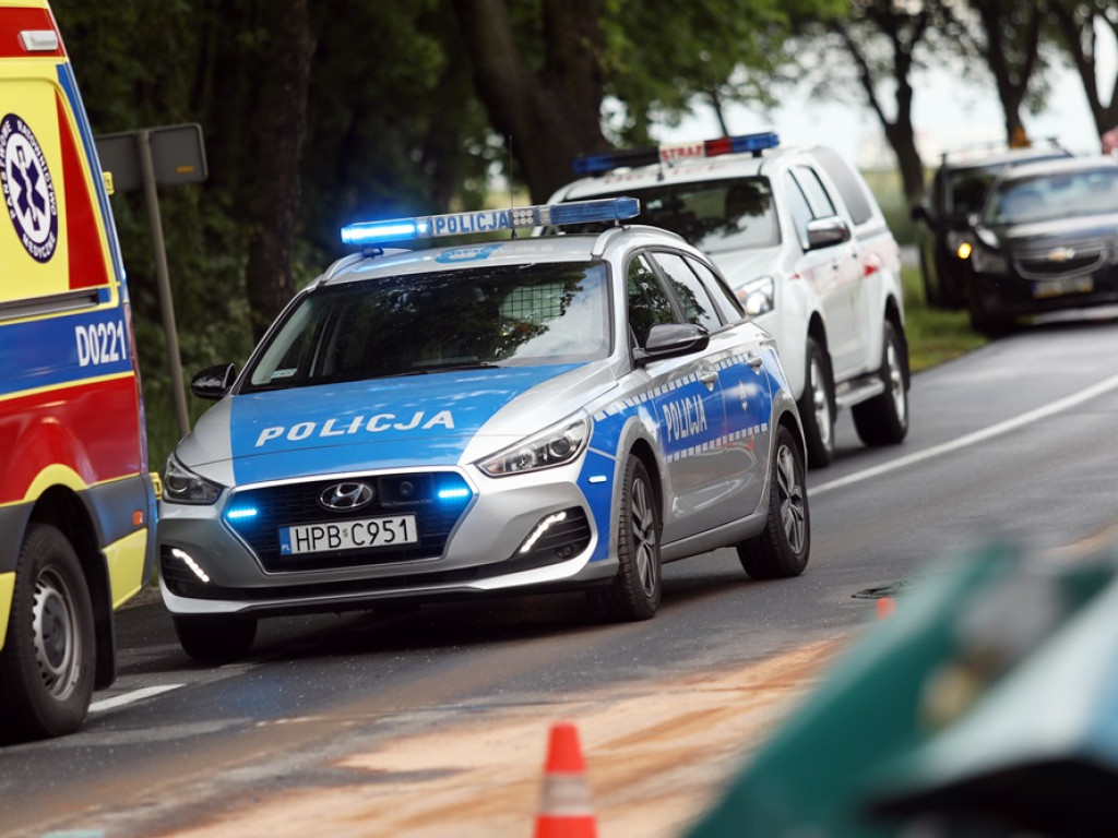 Bus z Ukraińcami zmiażdżył seata. Kierowca osobówki poniósł śmierć na miejscu