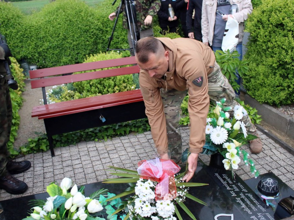Uczcili pamięć weteranów. Odwiedzili ich groby