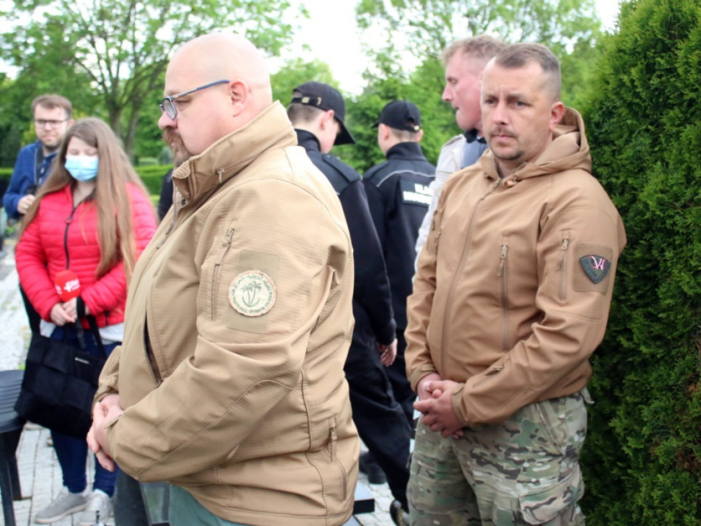 Uczcili pamięć weteranów. Odwiedzili ich groby