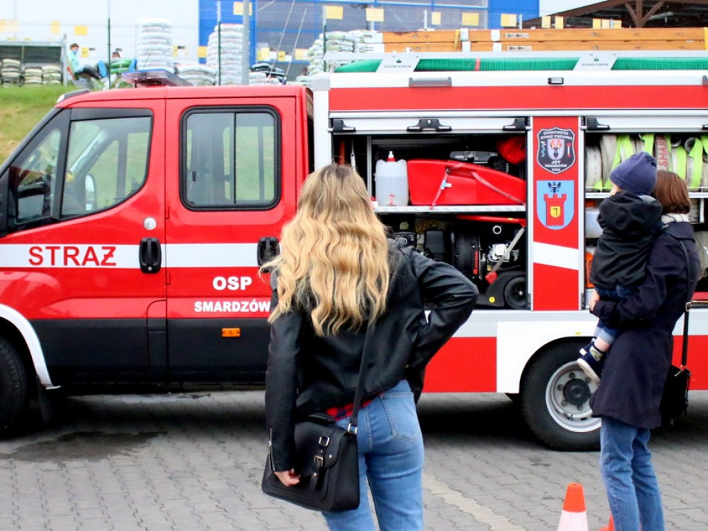 Policjanci i strażacy znakowali rowery. I mówili o profilaktyce
