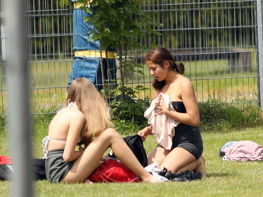 Ale zabawa! Głogowianie wskoczyli do wody. Dziś baseny za darmo