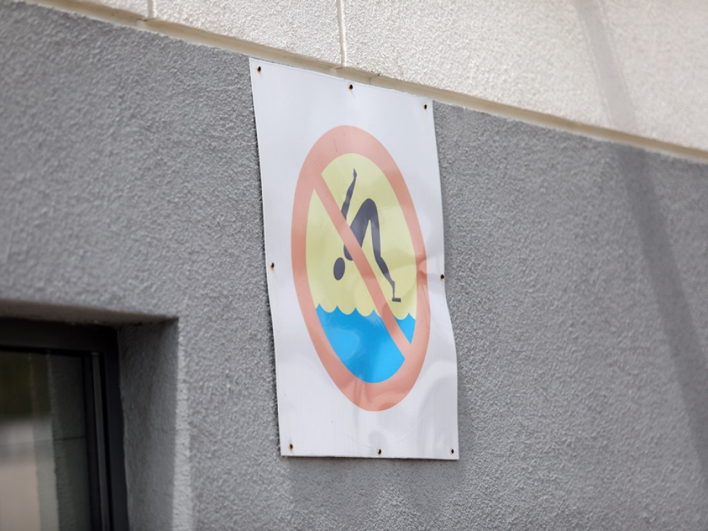 Ale zabawa! Głogowianie wskoczyli do wody. Dziś baseny za darmo