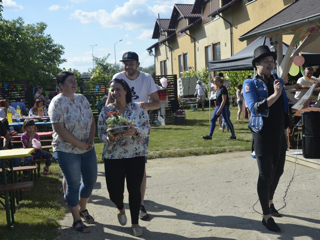 Bawią się i pomagają. Piknik rodzinny w przedszkolu 