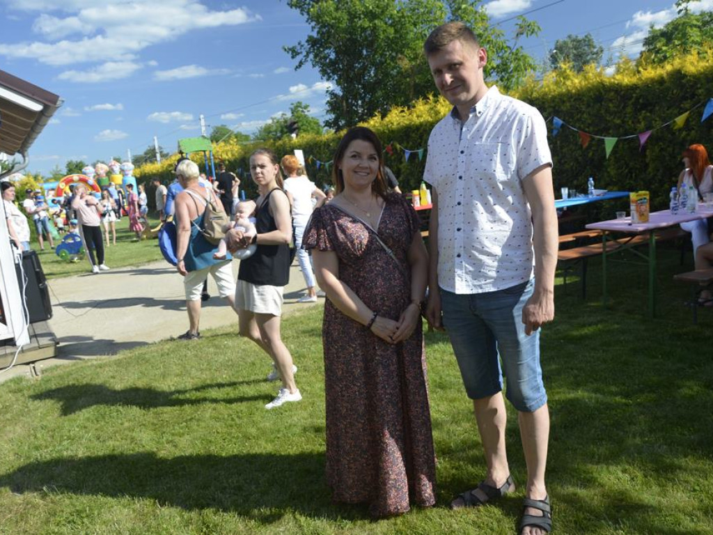 Bawią się i pomagają. Piknik rodzinny w przedszkolu 