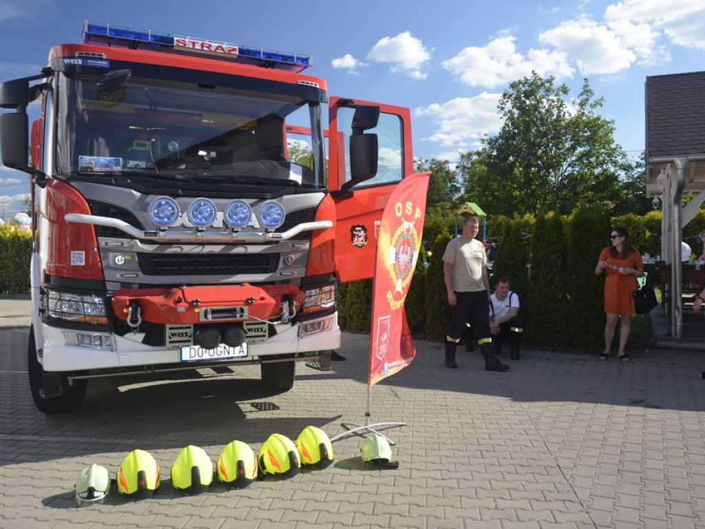 Bawią się i pomagają. Piknik rodzinny w przedszkolu 