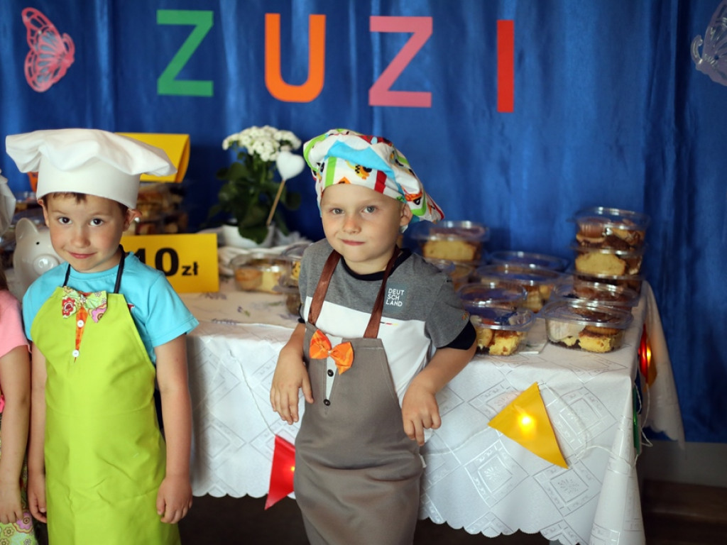 Kiermasz ciast dla Zuzi! Rodzice i pracownicy tego przedszkola pomogli