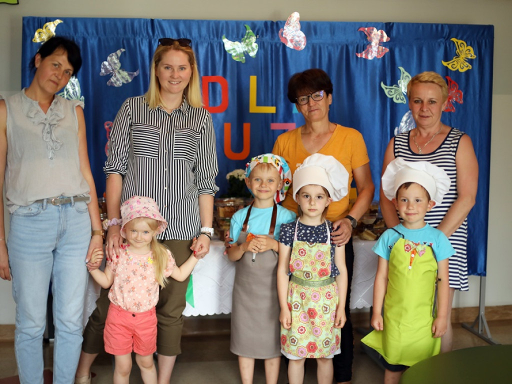 Kiermasz ciast dla Zuzi! Rodzice i pracownicy tego przedszkola pomogli