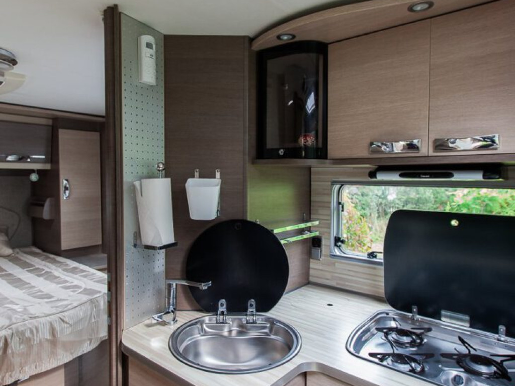 Pojedź w wakacyjną podróż kamperem!