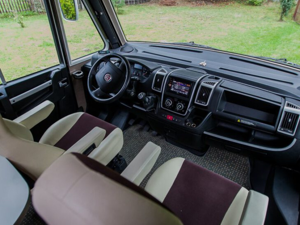 Pojedź w wakacyjną podróż kamperem!