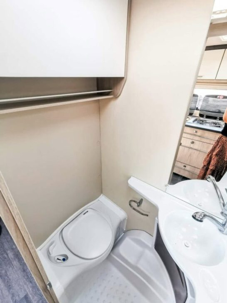 Pojedź w wakacyjną podróż kamperem!