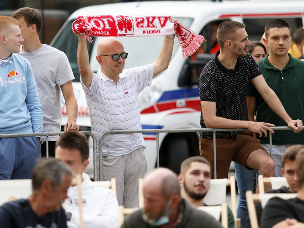 Kibice zawiedzeni. Opuszczali strefę jeszcze przed końcem meczu