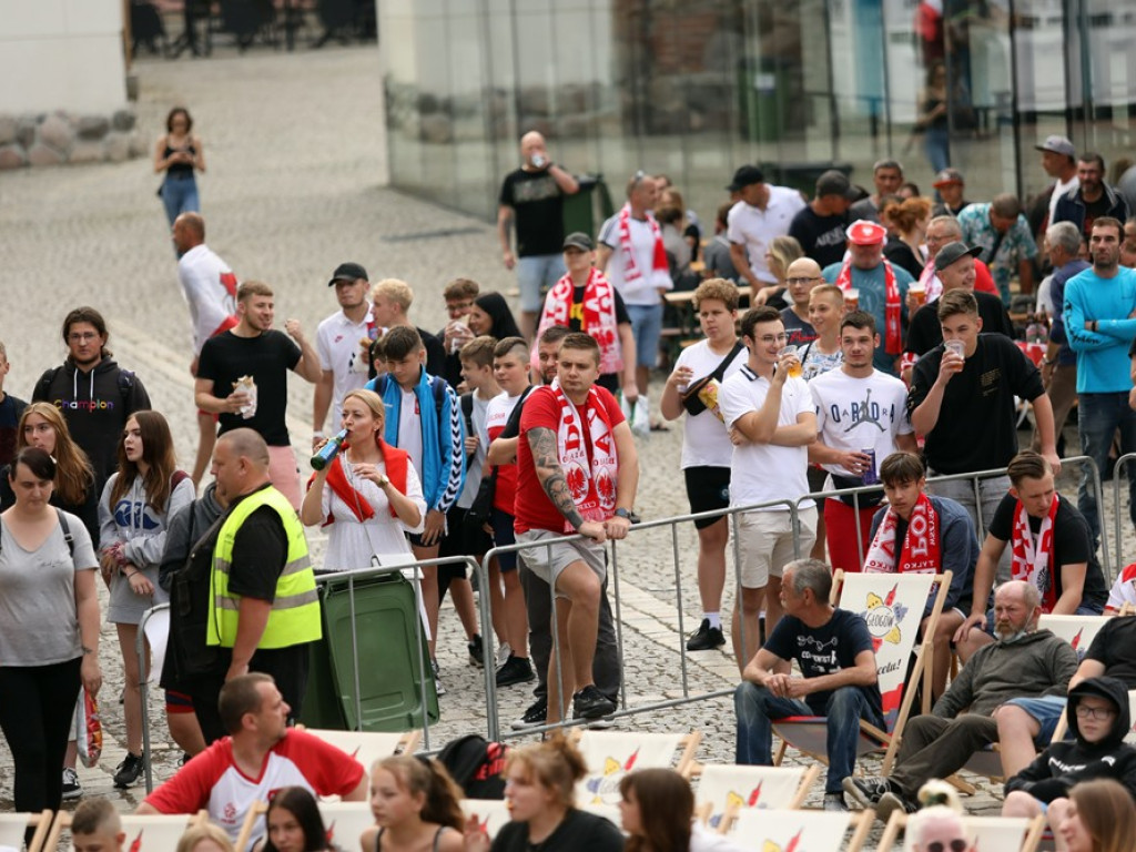 Kibice zawiedzeni. Opuszczali strefę jeszcze przed końcem meczu