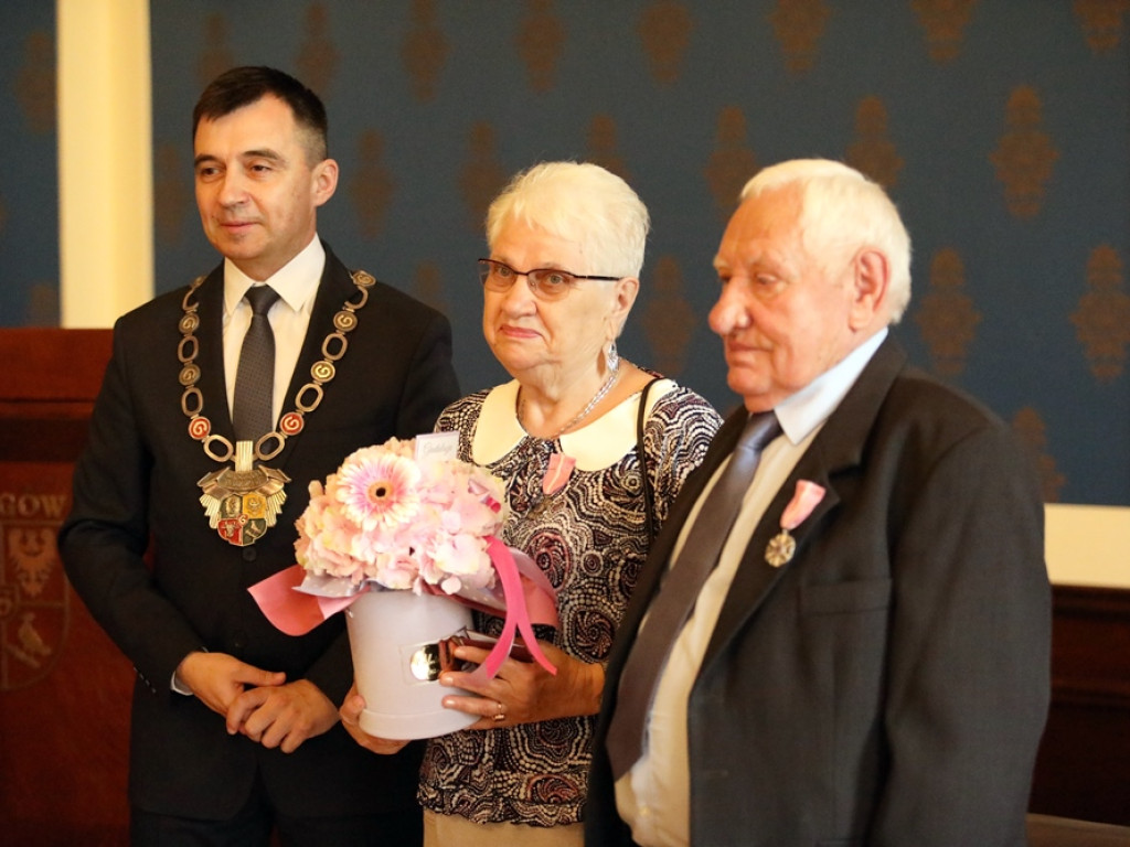 Złote Gody, czyli 50 lat razem. Piękne jubileusze w głogowskim ratuszu