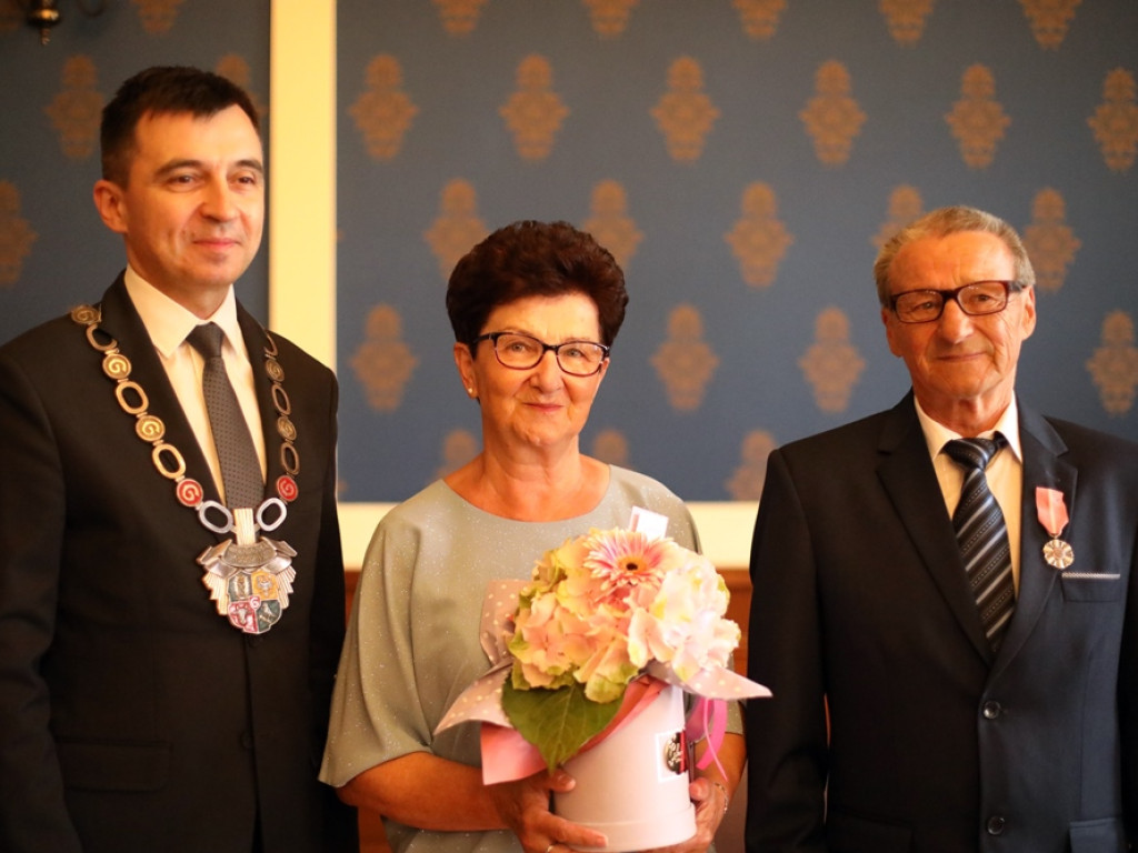 Złote Gody, czyli 50 lat razem. Piękne jubileusze w głogowskim ratuszu