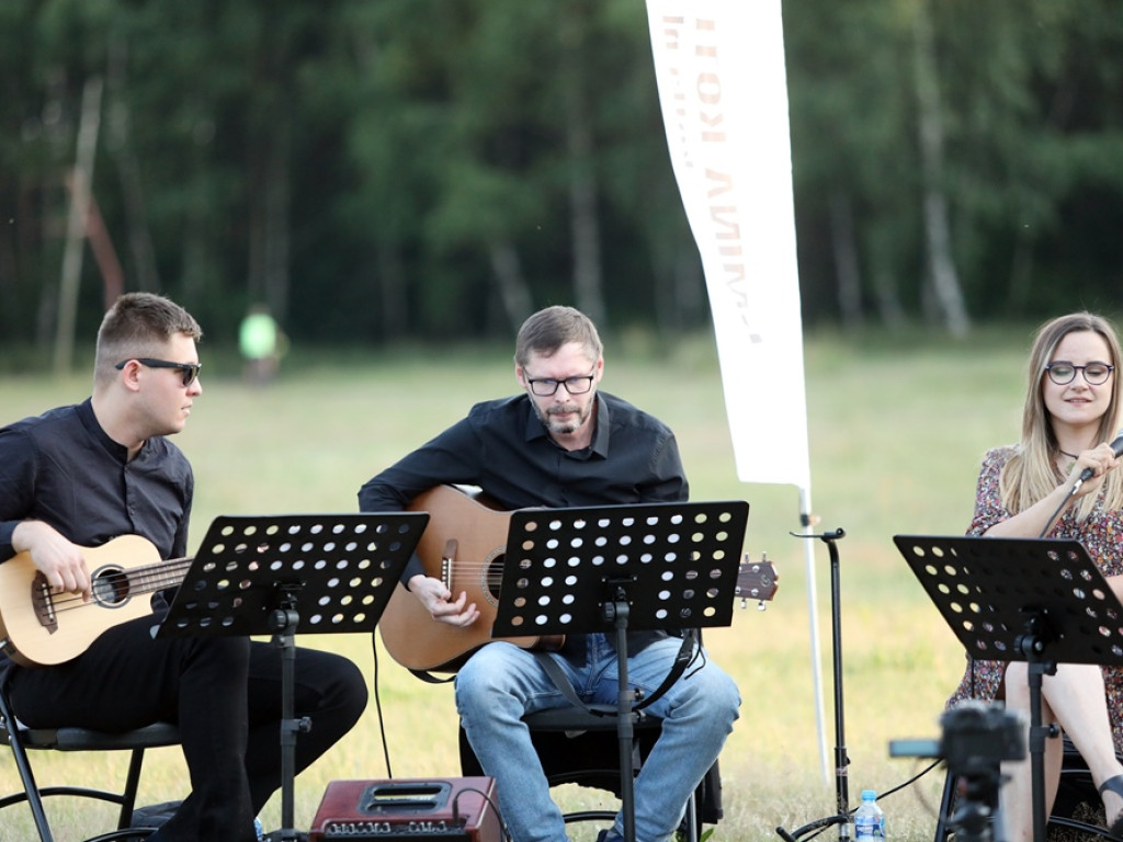 Przy ognisku na polanie. Stachuriada kolejny raz bez tłumów w Grochowicach