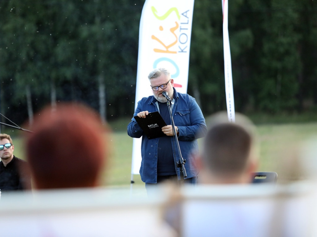 Przy ognisku na polanie. Stachuriada kolejny raz bez tłumów w Grochowicach
