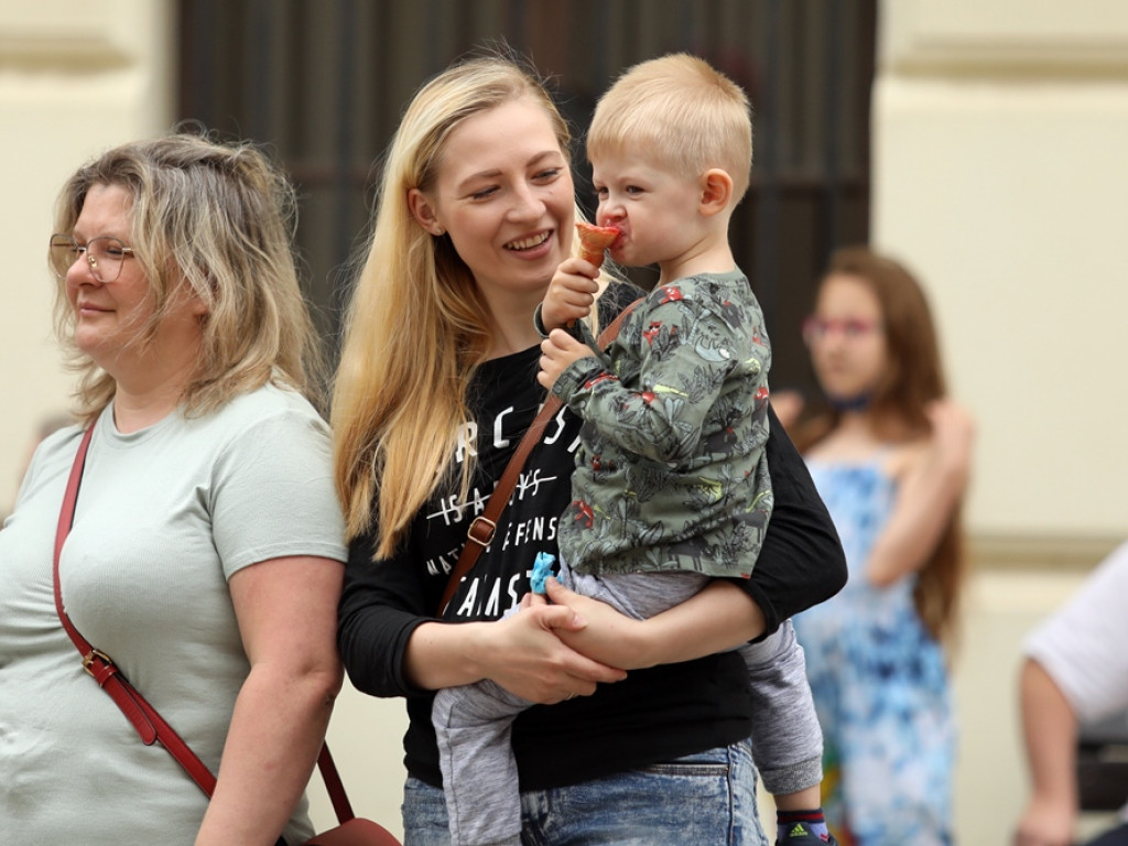 Wracają z kulturą! Przyszły całe rodziny. Dzieci, rodzice i dziadkowie [ZDJĘCIA]