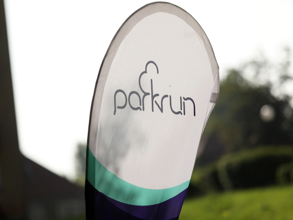 Kolejni debiutanci na starcie Parkrunu Głogów. Przybywa chętnych do biegania [ZDJĘCIA]