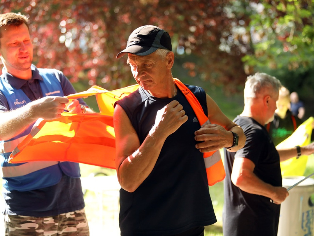 Kolejni debiutanci na starcie Parkrunu Głogów. Przybywa chętnych do biegania [ZDJĘCIA]