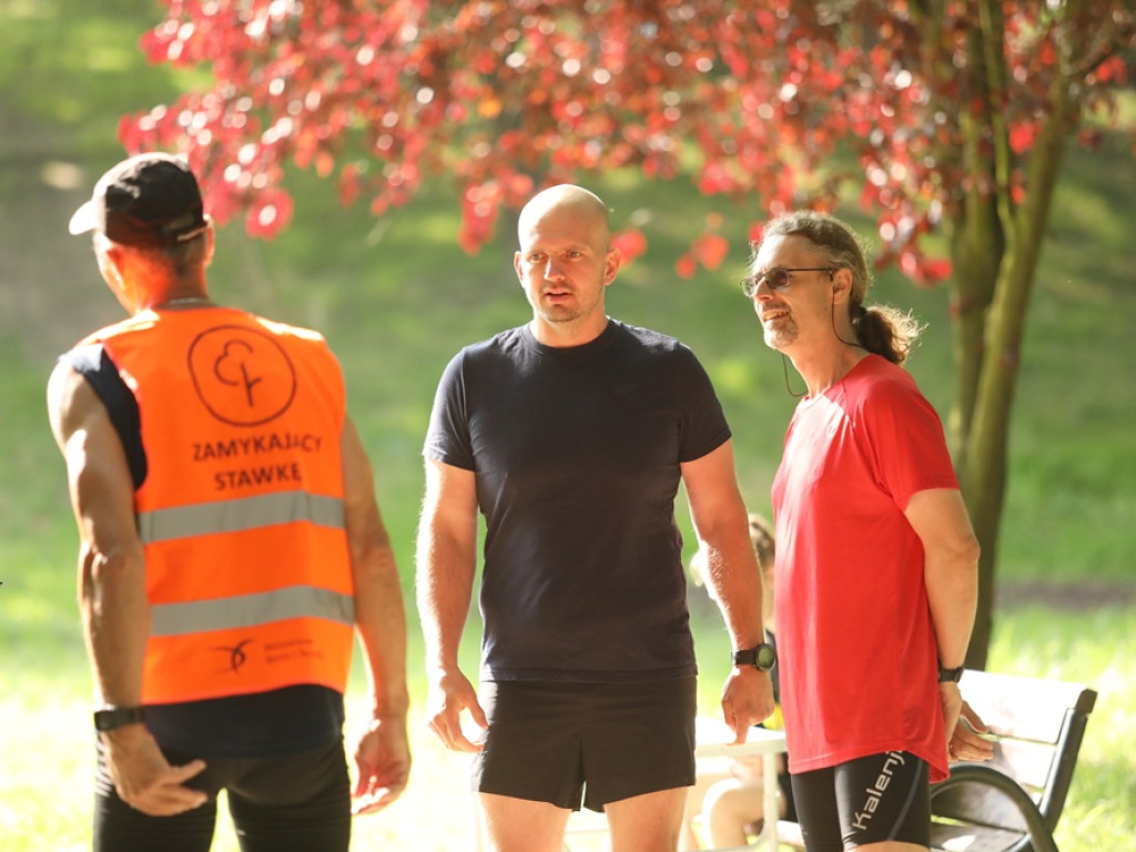 Kolejni debiutanci na starcie Parkrunu Głogów. Przybywa chętnych do biegania [ZDJĘCIA]
